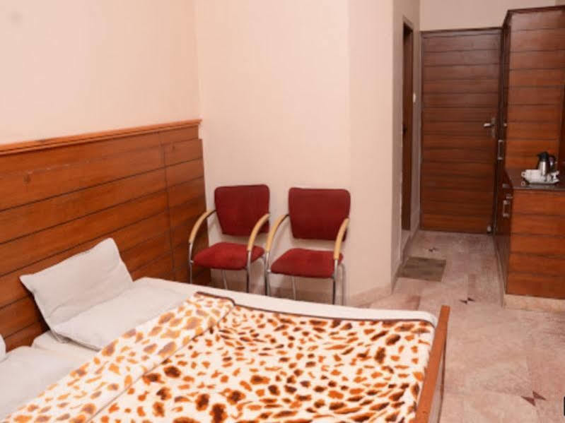 Capital O 10953 Dayal Lodge - A Boutique Hotel 아그라 외부 사진