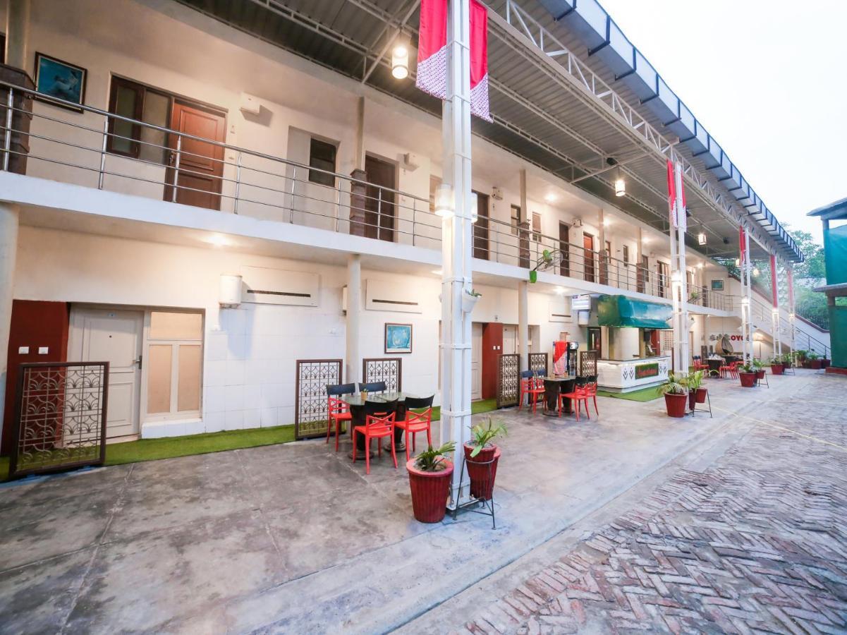 Capital O 10953 Dayal Lodge - A Boutique Hotel 아그라 외부 사진