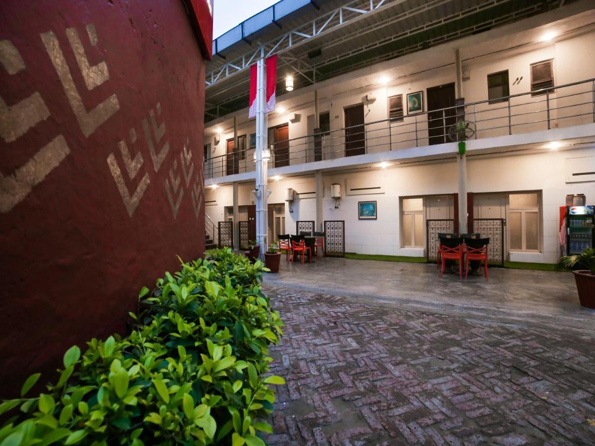 Capital O 10953 Dayal Lodge - A Boutique Hotel 아그라 외부 사진